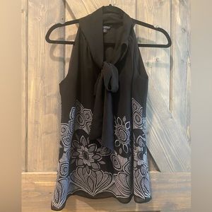 Banana Republic Sleeveless Tie Neck Blouse (Size XS)